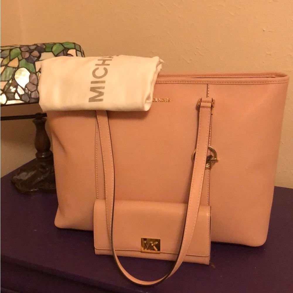 Extra large Micheal Kors tote